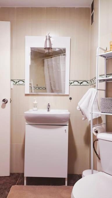 Bonito Apartamento De Dos Dormitorios En El Centro Y Calle San Miguel Torremolinos Esterno foto